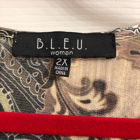 B.L.E.U. Embellished Plus Size 2X Top - Picture 3 of 5